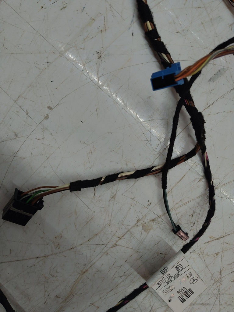 [MTD-515545] Cableado de puerta trasera derecha Mercedes Clase M ML 300 642.820 OM642 13709768