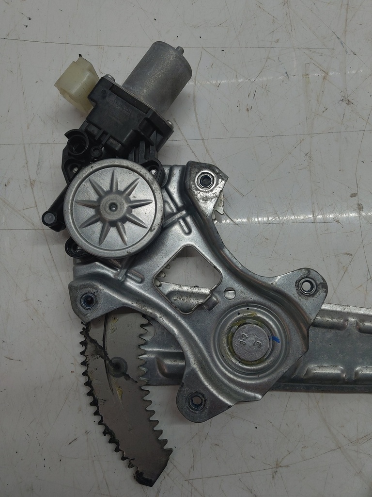 [MTD-515954] Motor delantero derecho elevalunas Mitsubishi L200 2.4 4N15 5713A476