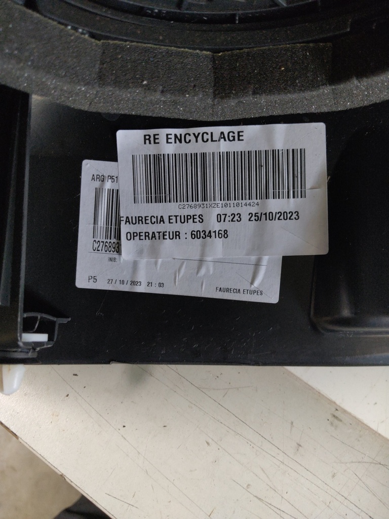 [MTD-516448] Panel de puerta trasera izquierda Peugeot 308 III 1.5 YHZ 98381609ZD