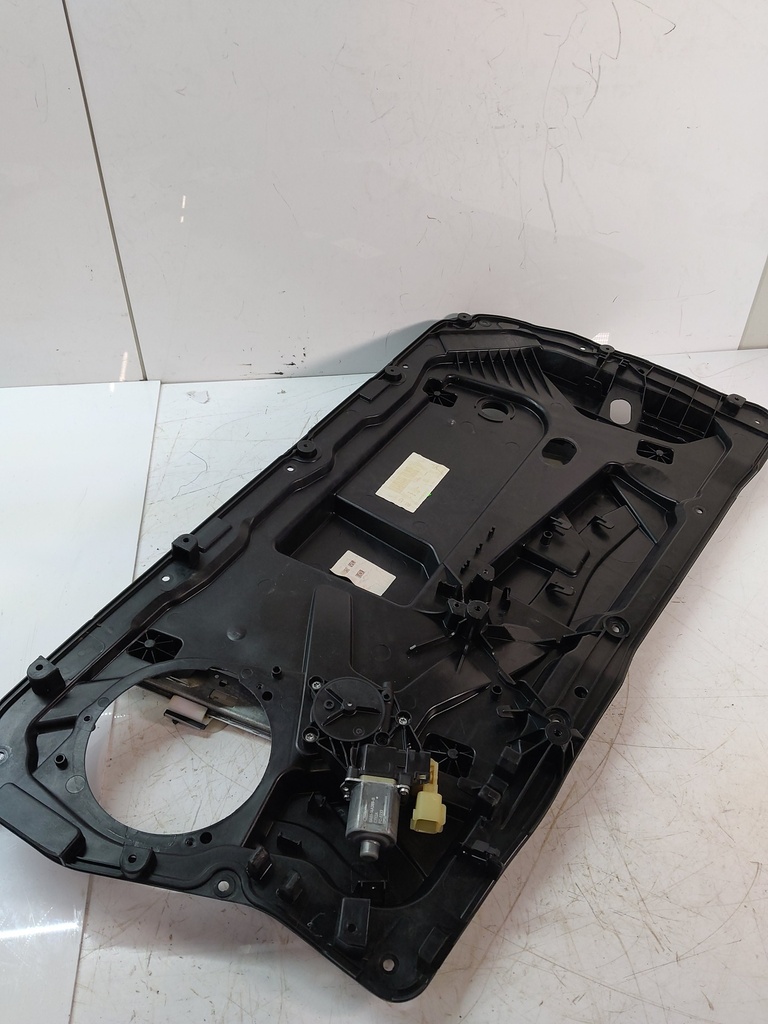 [MTD-520823] Motor de elevalunas Ford Fiesta VI 1.0 EcoBoost Gasolina SFJC 8A61-23200/01