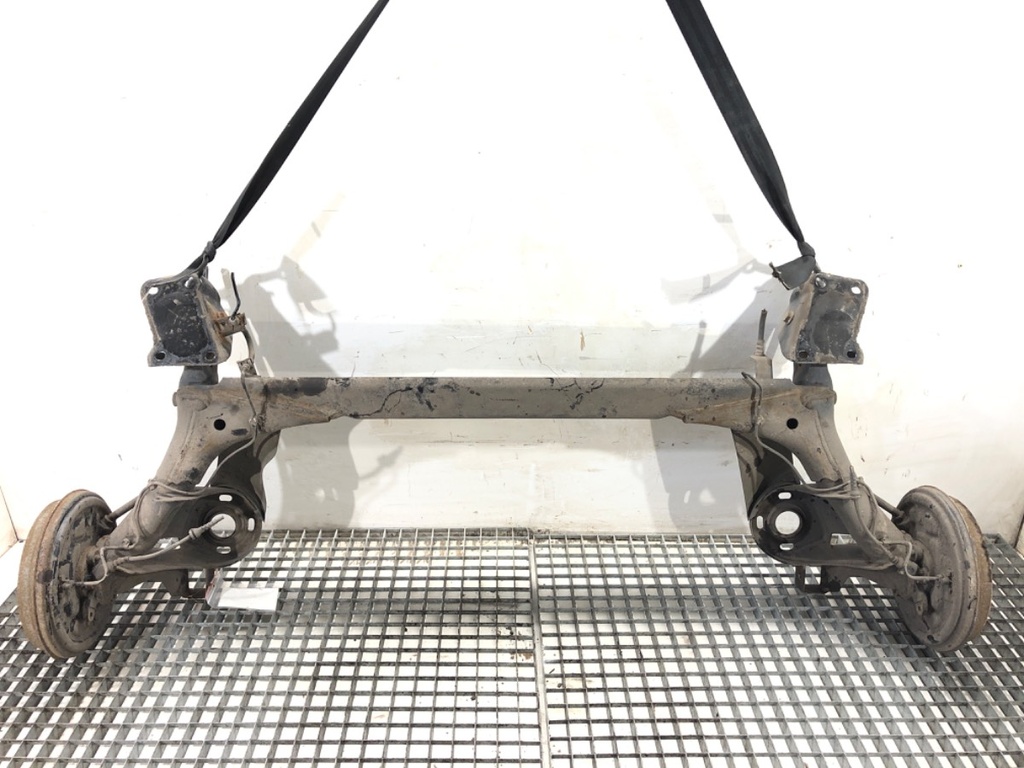 [STARK-811121] Viga trasera SEAT Toledo IV (KG3) 2012-2019