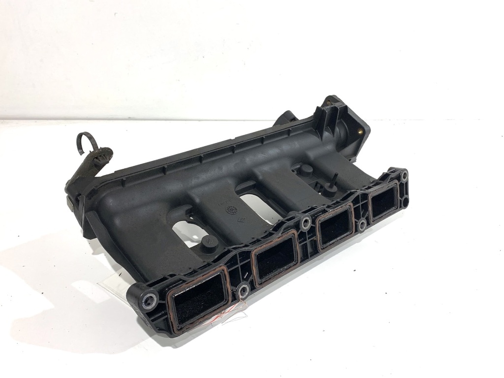 [STARK-813300] Colector de admisión Nissan Qashqai II (J11) 1.2 DIG-T 115 CV