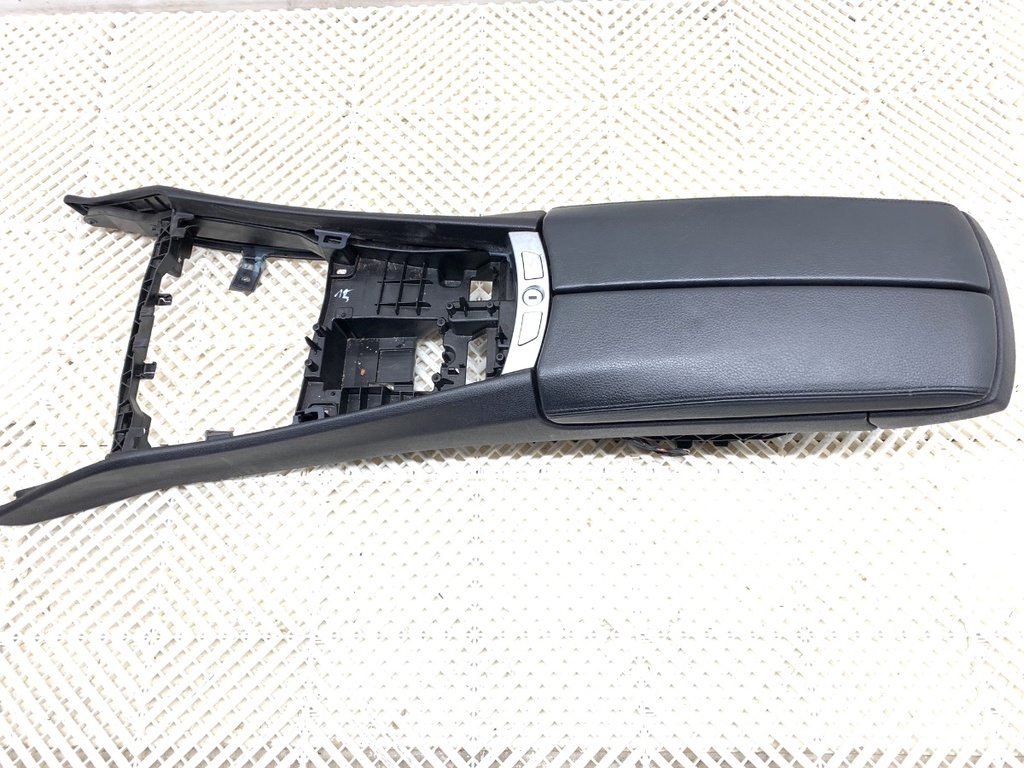 [STARK-813616] Apoyabrazos BMW 5 Gran Turismo (F07) 2009-2017