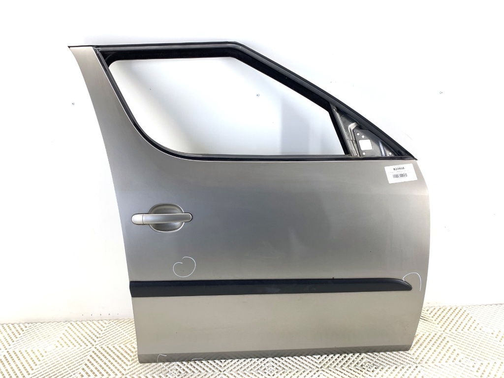 [STARK-822918] Puerta delantera derecha SKODA Roomster (5J7) 2006-2015