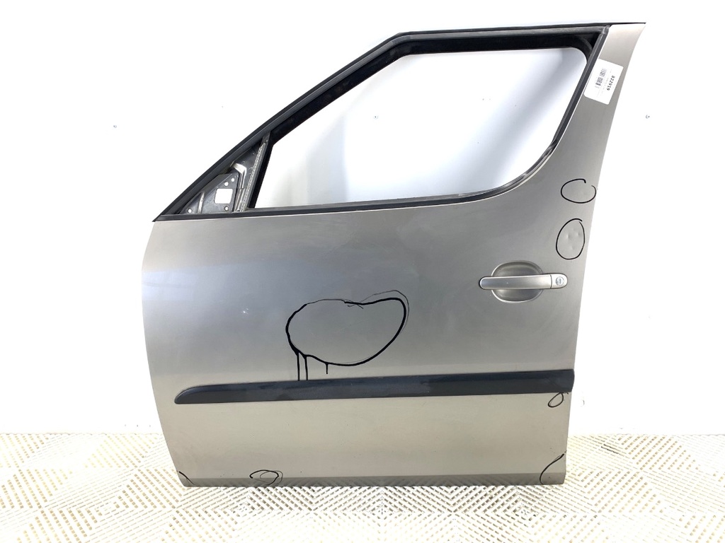 [STARK-822919] Puerta delantera izquierda SKODA ROOMSTER (5J7) 2006-2015
