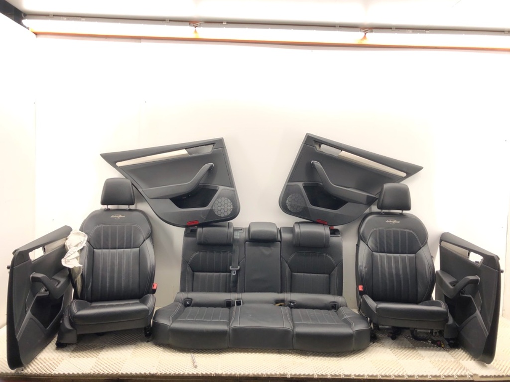 [STARK-839949] Panel lateral de puerta completo SKODA SUPERB III Kombi (3V5) 1.4 TSI iV 160 kW (218 CV) Híbrido 2019-2022