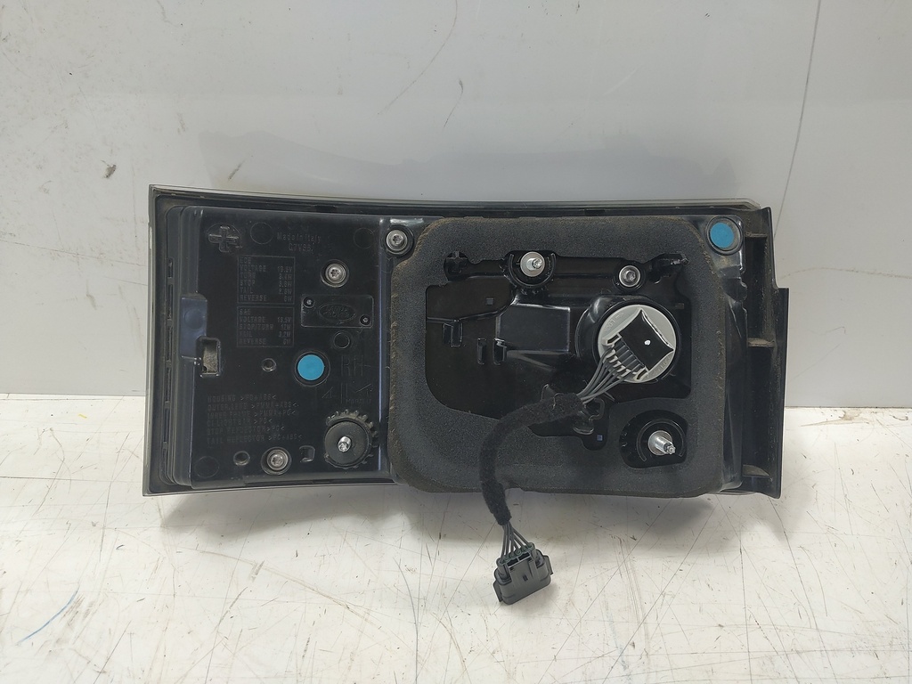 [MTD-534067] Conjunto de luces traseras derechas Land Rover Discovery V L462 2023 MY4213A420CD