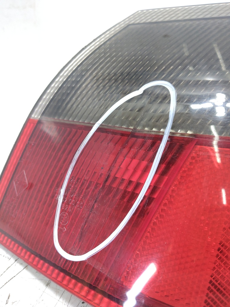 [MTD-532066] Piloto trasero derecho Porsche 911 996 1999 X1/92T silver