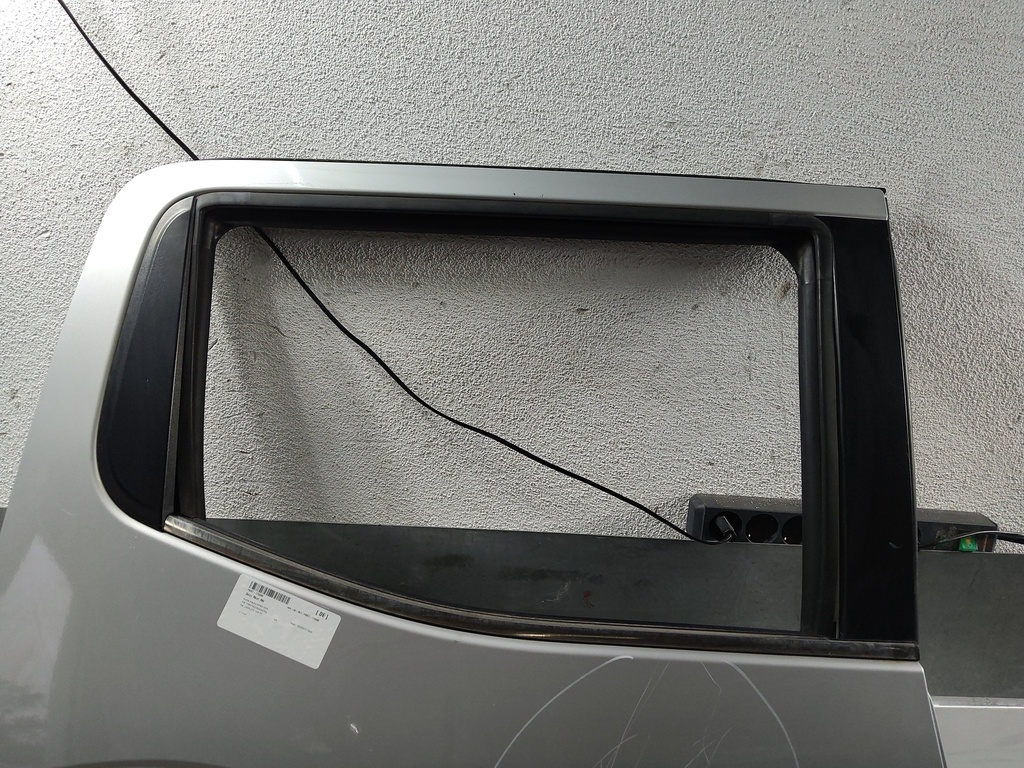 [MTD-532108] Puerta trasera derecha Nissan Navara NP300 2018 KL0 silver