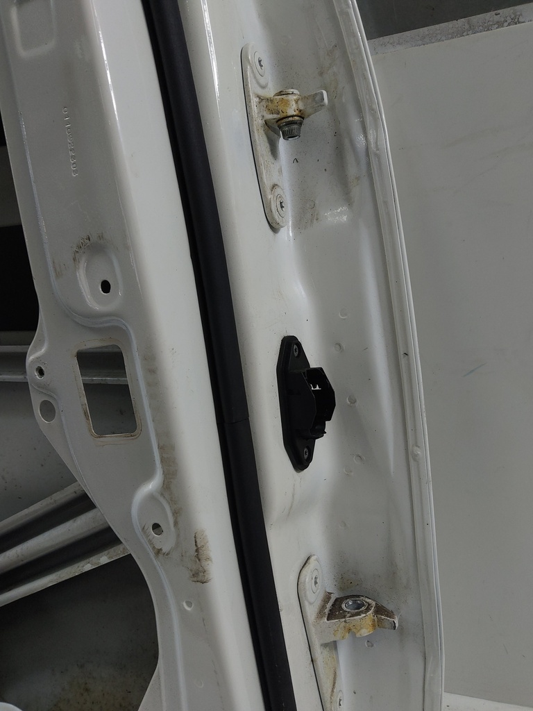 [MTD-532252] Puerta trasera izquierda Mercedes-Benz M-Class 2012 799 White