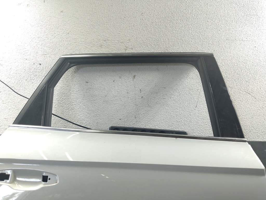 [MTD-532313] Puerta trasera derecha Skoda Karoq NU7 2025 S9R moon weiß