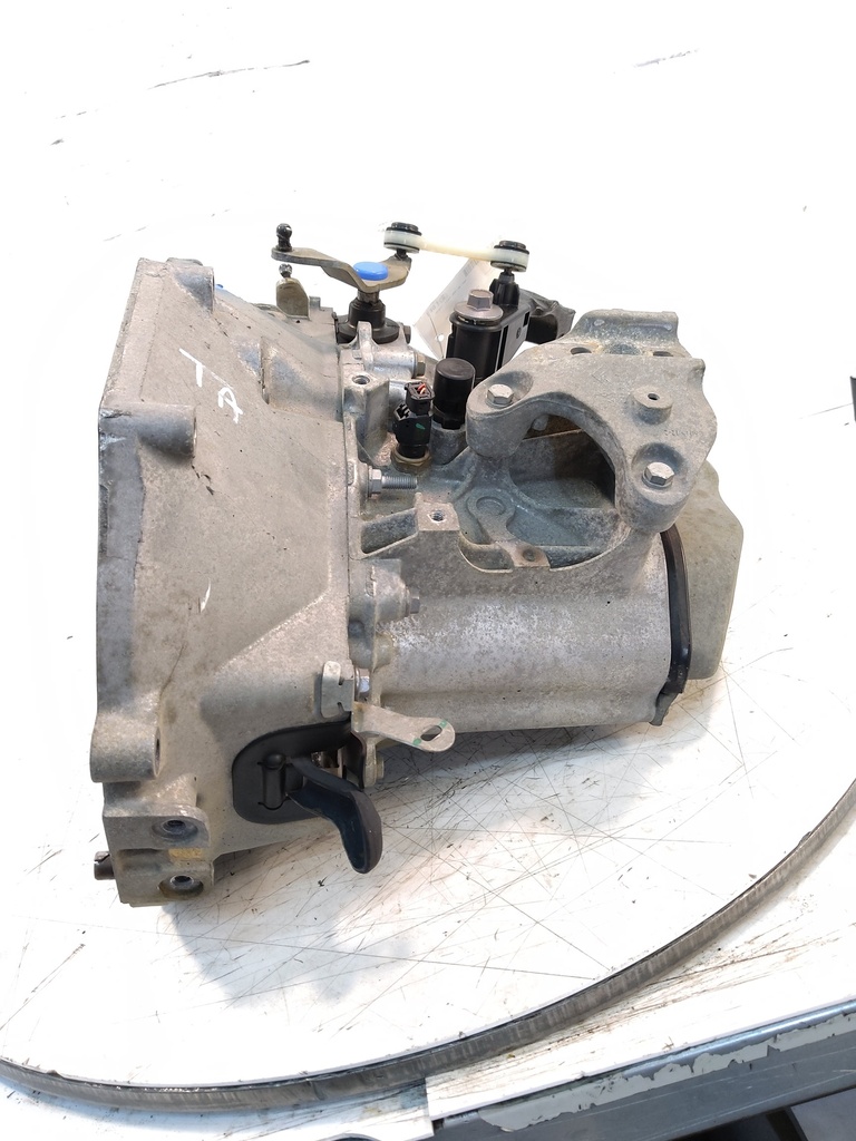 [MTD-532367] Caja de cambios manual Peugeot 208 2019 1.2 VTI 82 (HMR)