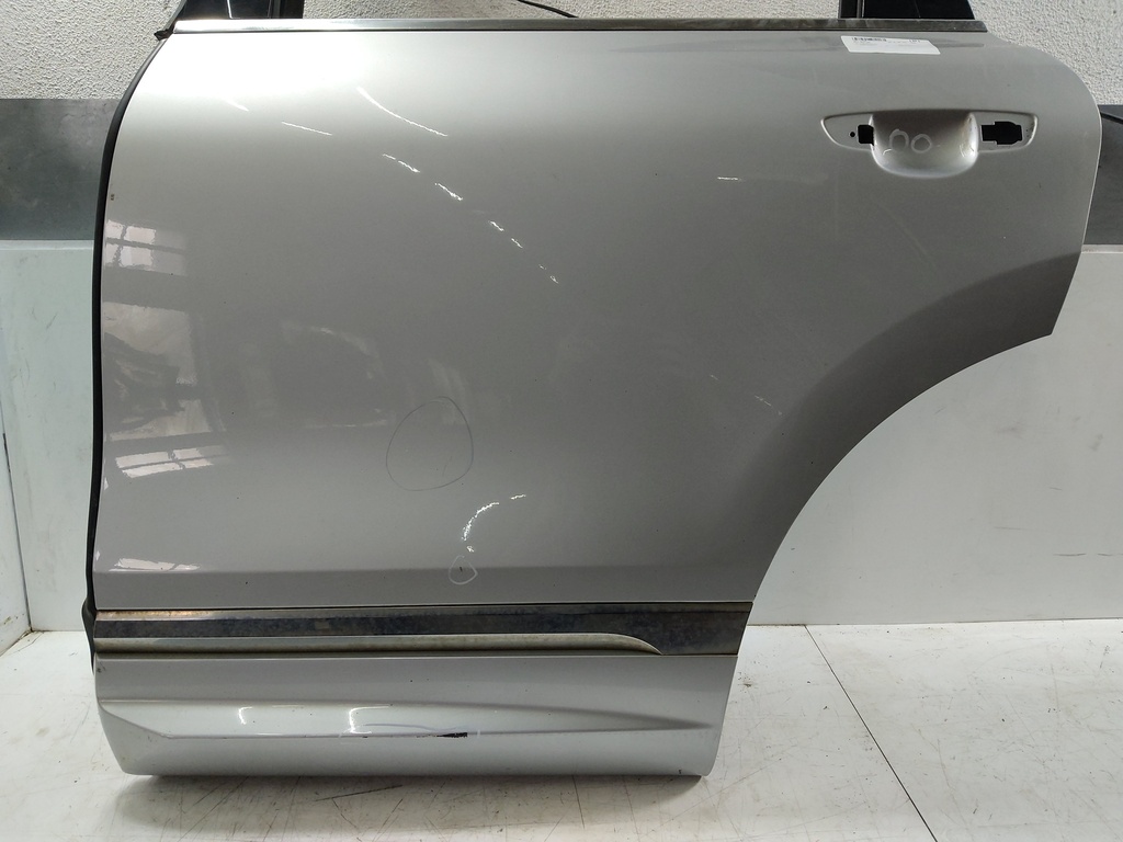 [MTD-533542] Puerta trasera izquierda VW Touareg 7P5 2012 X7W eissilber
