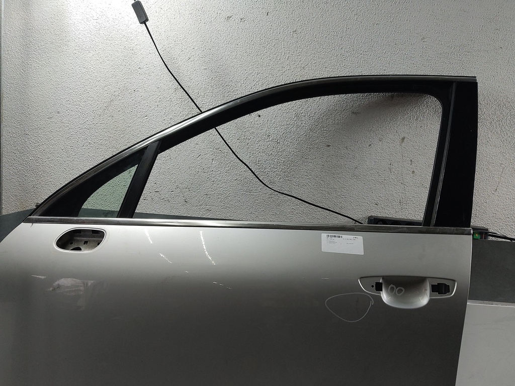 [MTD-533548] Puerta delantera izquierda VW Touareg 7P5 2012 X7W eissilber