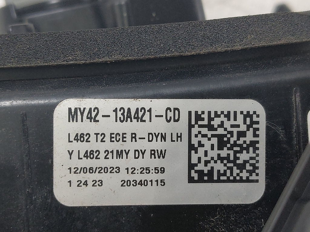 [MTD-534068] Luz del portón trasero izquierda Land Rover Discovery V L462 2023 3.0