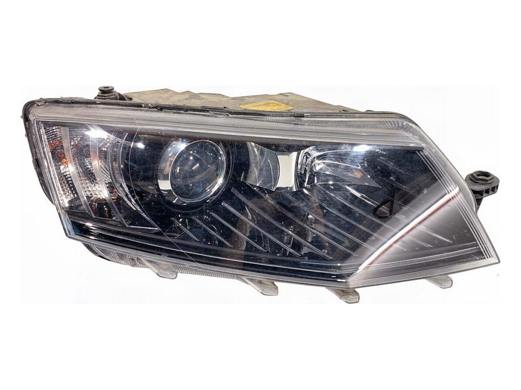 [STARK-936920] Farodelantero derecho SKODA OCTAVIA III Combi (5E5, 5E6) 2.0 TDI (2012-2022)