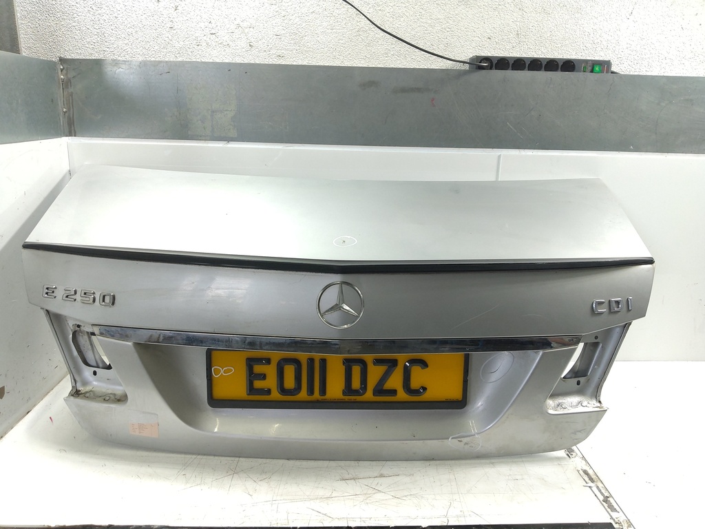 [MTD-533767] Portón trasero Mercedes Clase E W212 2011 OM651.924