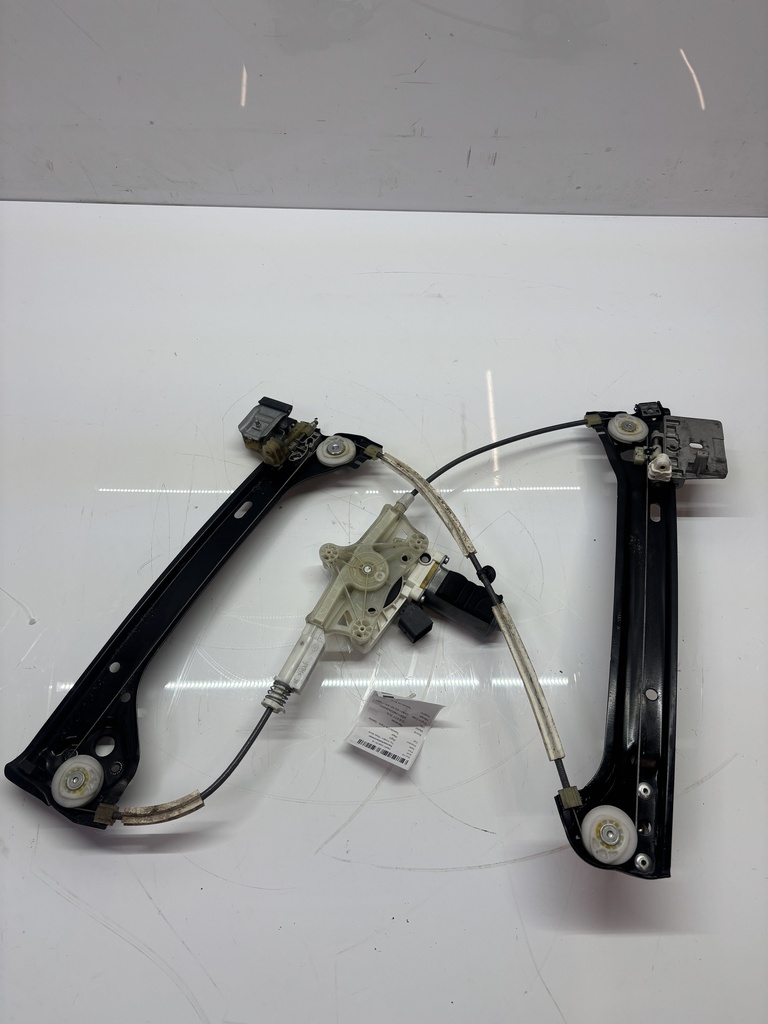[MTD-504623] Motor del elevalunas trasero derecho Mercedes CLA X117 651.930