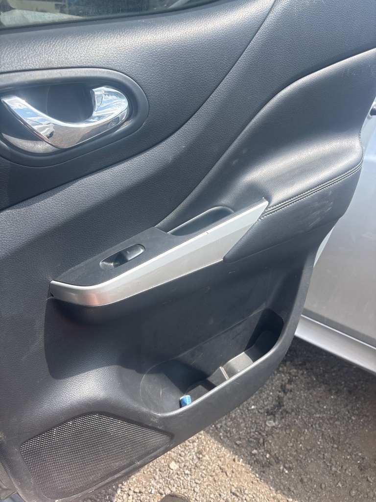 [MTD-532107] Panel interior puerta trasera derecha Nissan Navara NP300 2018 2.3 dCi
