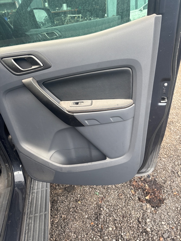 [MTD-532361] Panel interior puerta trasera derecha Ford Ranger 2019 3.2 TDCi 4x4
