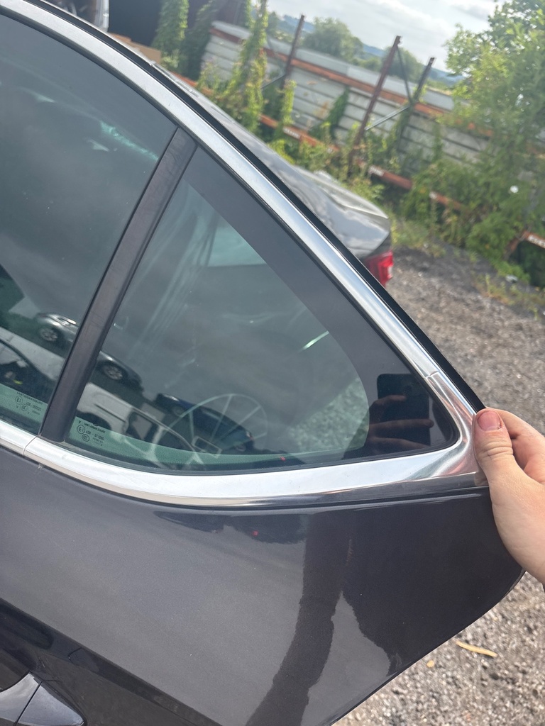 [MTD-533338] Cristal de puerta triángulo trasero izquierdo Skoda Superb III 3V3 2016