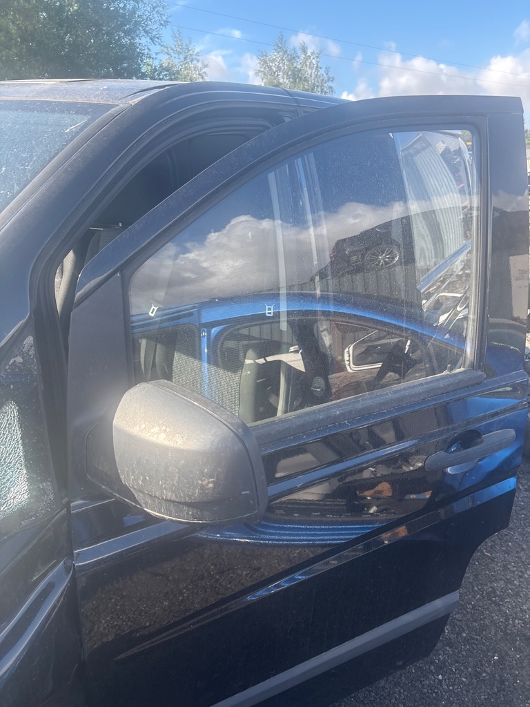 [MTD-533661] Cristal de puerta delantero izquierdo Mercedes-Benz Vito 2011 283223 km