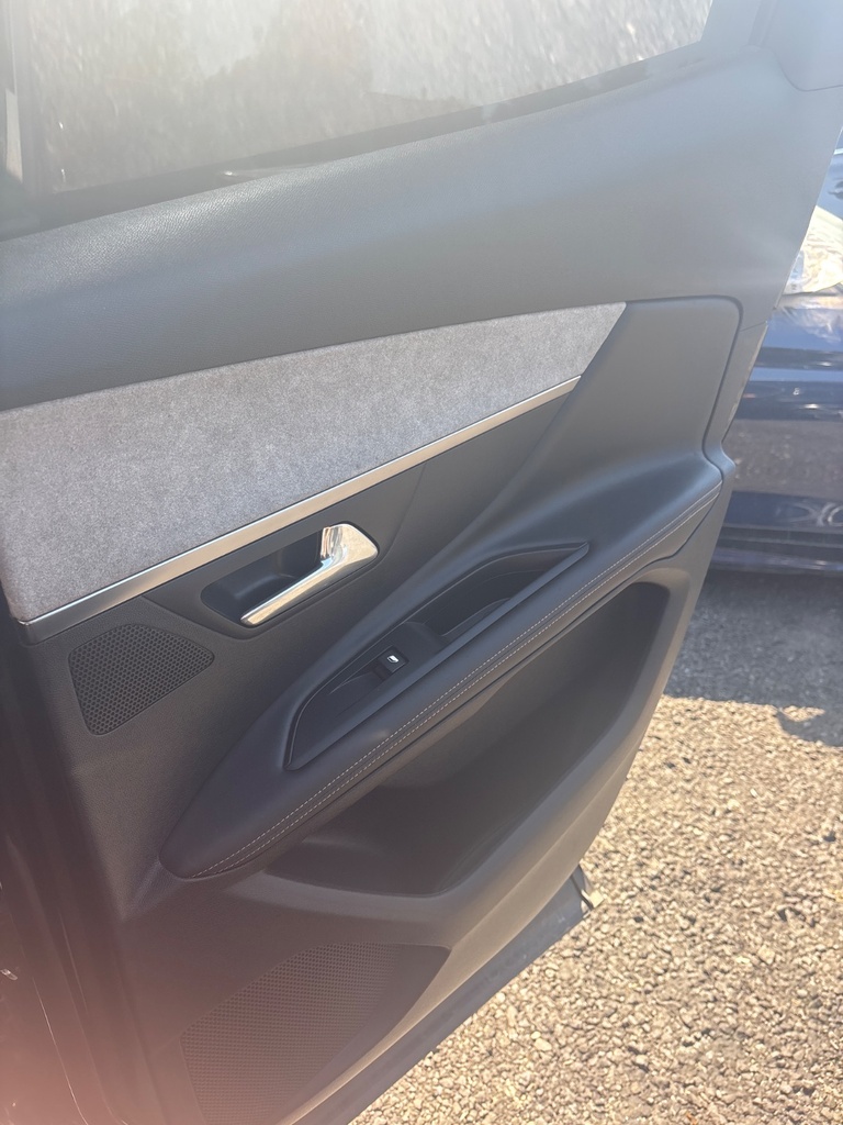 [MTD-533445] Panel interior puerta trasera derecha Peugeot 3008 II 2.0 BlueHDi 180