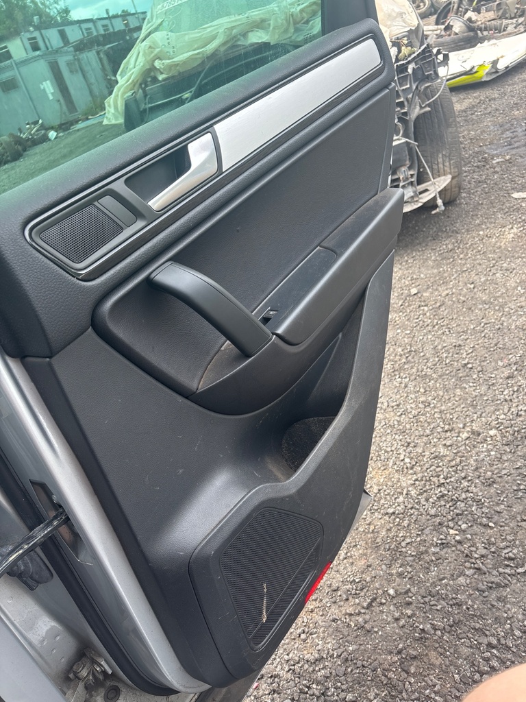 [MTD-533560] Panel interior puerta trasera derecha VW Touareg 7P5 2012 3.0 TDI V6