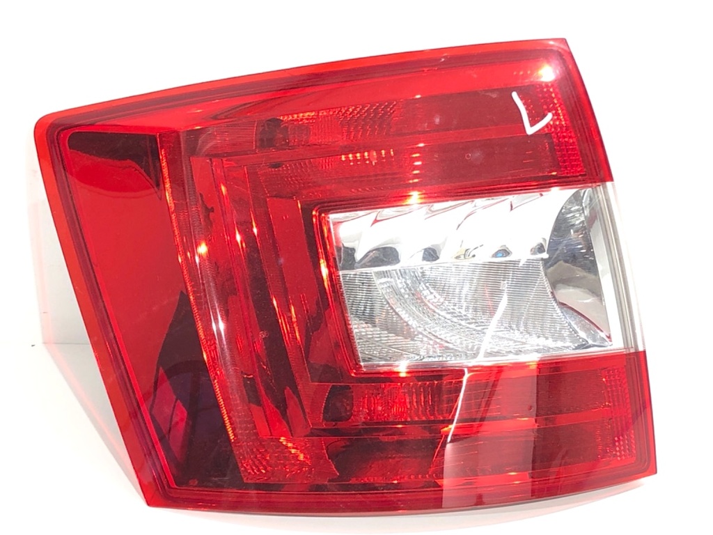 [STARK-772329] Lámpara trasera izquierda SKODA OCTAVIA III Combi (5E5, 5E6) 2012-2022