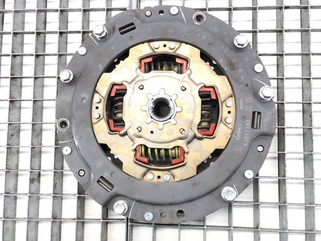 [STARK-657626] Embrague Toyota Auris Kombi (_E18_) 1.8 Hybrid (ZWE186_) 2013-2018