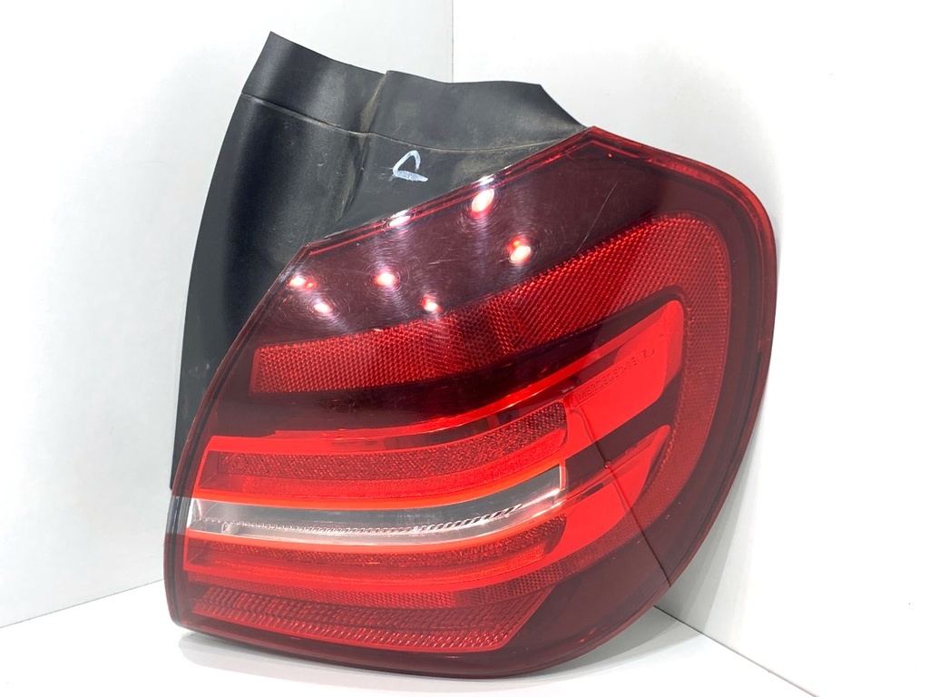 [STARK-874043] Piloto trasero derecho Mercedes-Benz Clase GLA (X156) 2013-2022 A1569068400