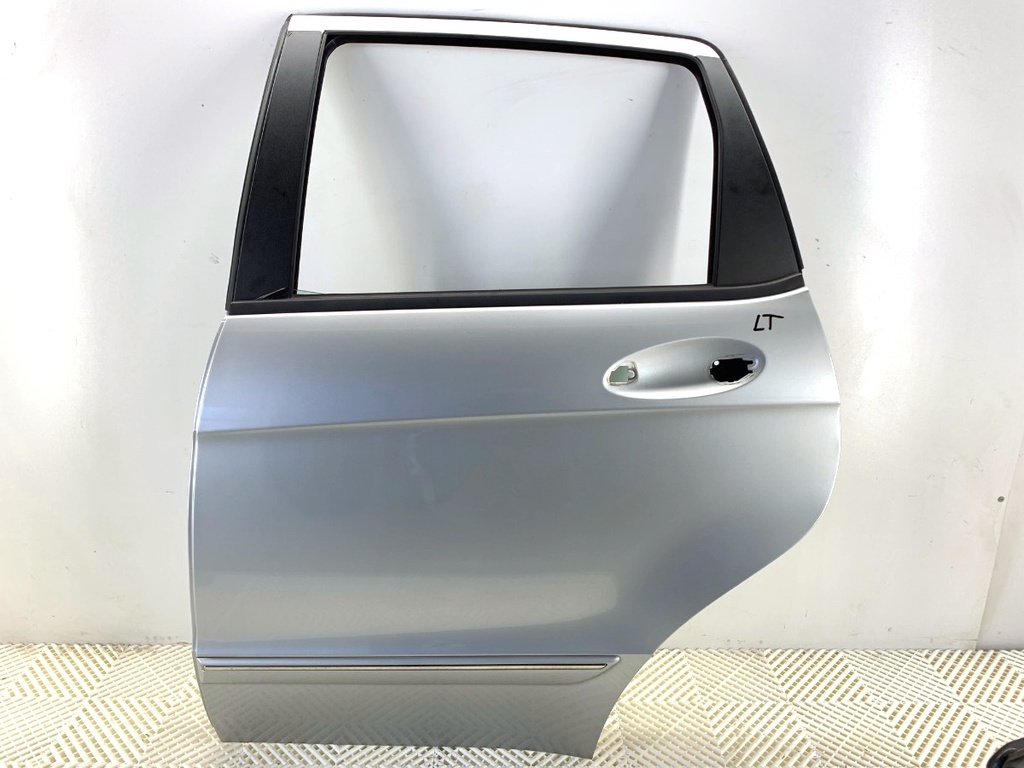 [STARK-882255] Puerta trasera izquierda Mercedes-Benz Clase A (W169) 2004-2012