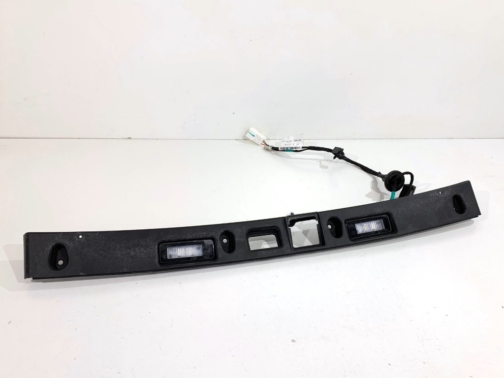 [STARK-885388] Revestimiento de portón trasero BAIC X75 2020-