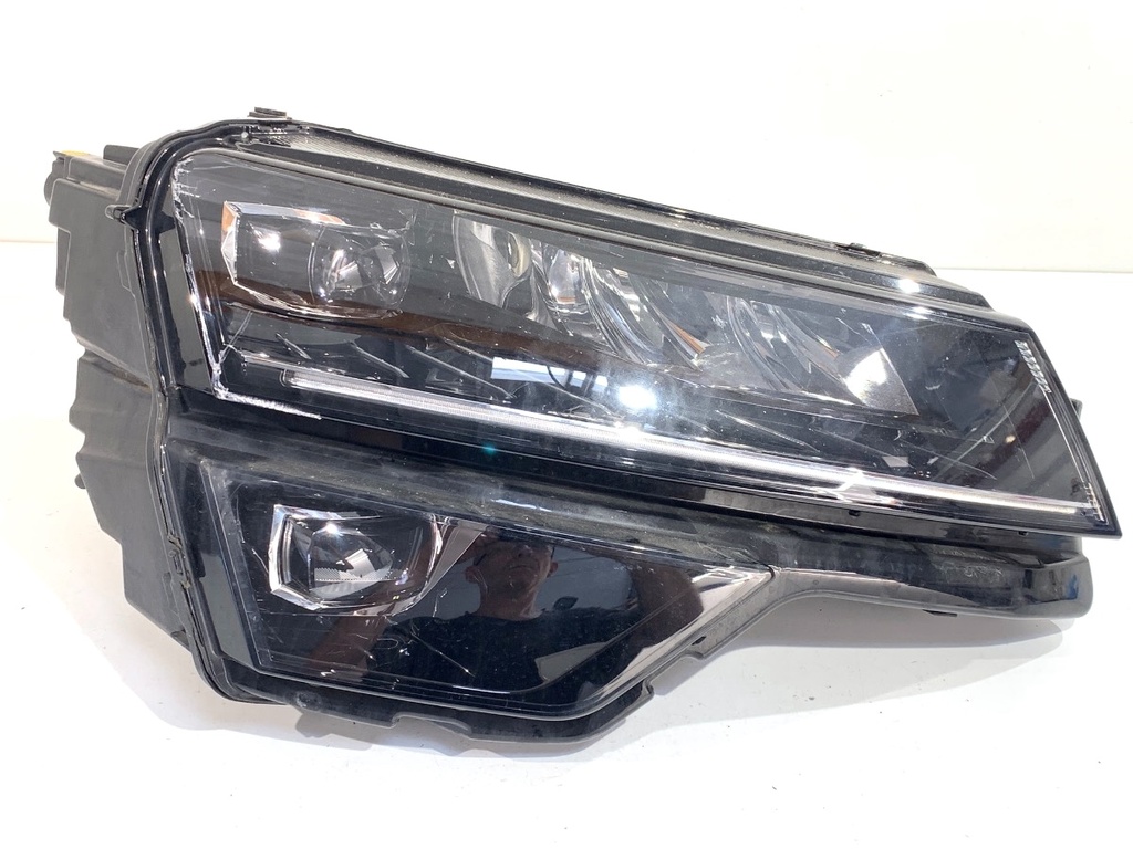 [STARK-893165] Faro delantero derecho SKODA KAROQ (NU7, ND7) 2017-2022 57B941016B