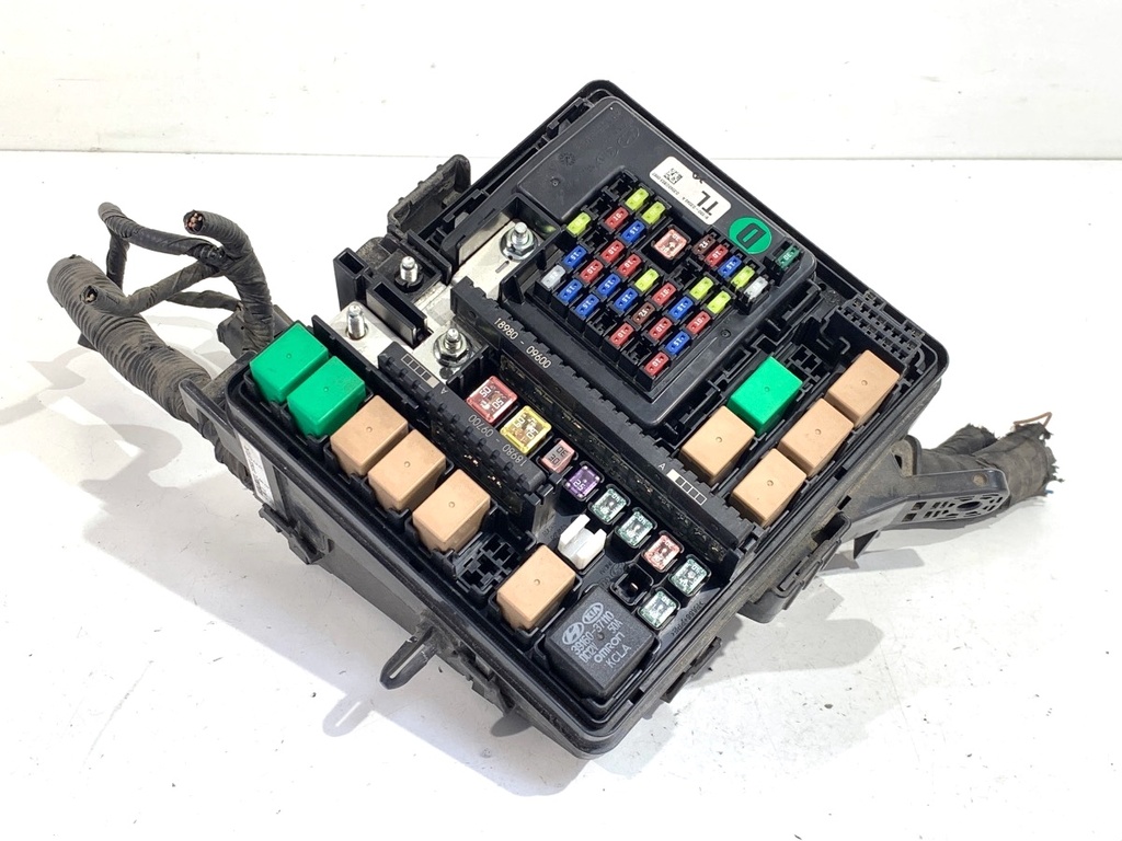 [STARK-896035] Caja de fusibles HYUNDAI Tucson (TL, TLE) 2015-2022