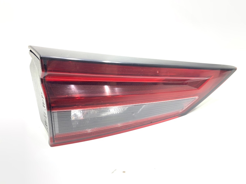 [STARK-899373] Piloto trasero izquierdo Nissan Qashqai III (J12) 2021-2022