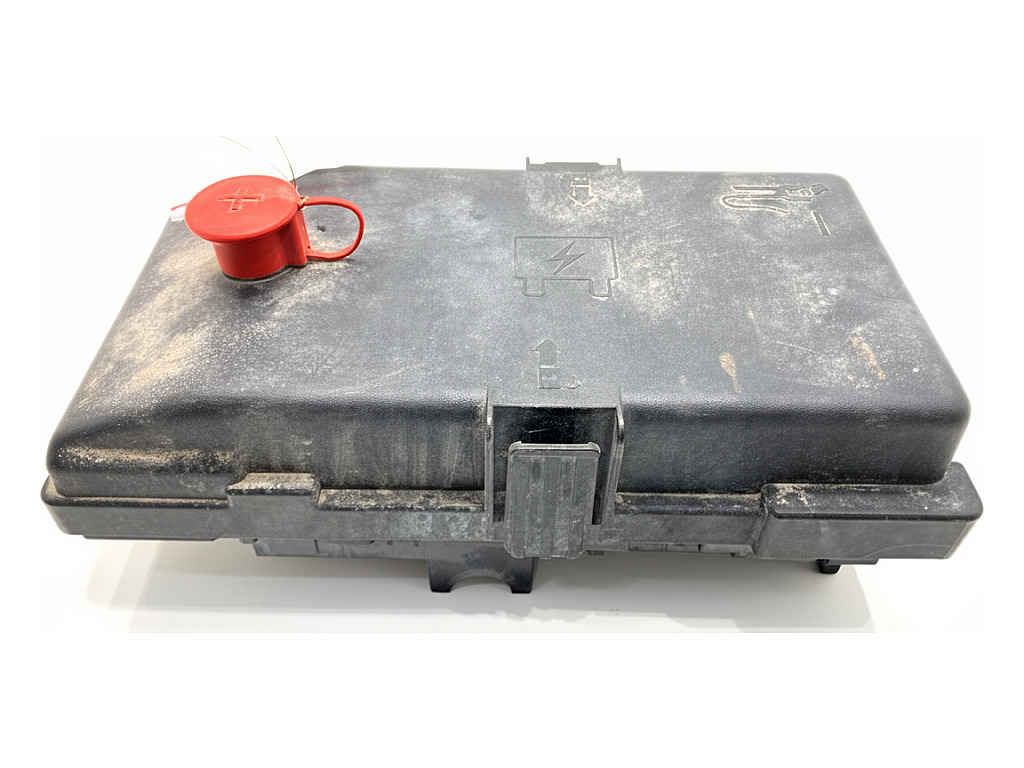 [STARK-926338] Caja de fusibles Chrysler Pacifica 2016-2022 3.6 Hybrid 185 kW