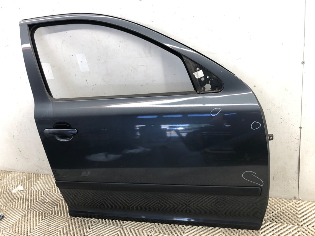 [STARK-746496] Puerta delantera derecha SKODA OCTAVIA II Combi (1Z5) 1.6 75 kW