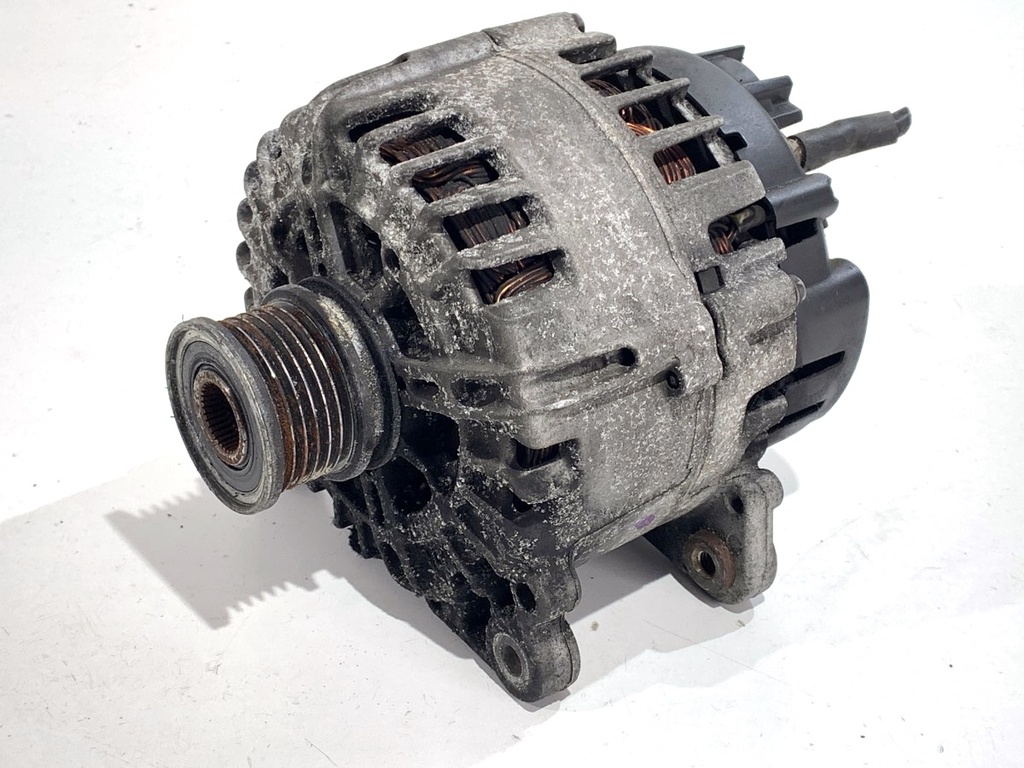 [STARK-814440] Alternador AUDI Q5 (8RB) 2.0 TDI quattro 125 kW 2008-2017