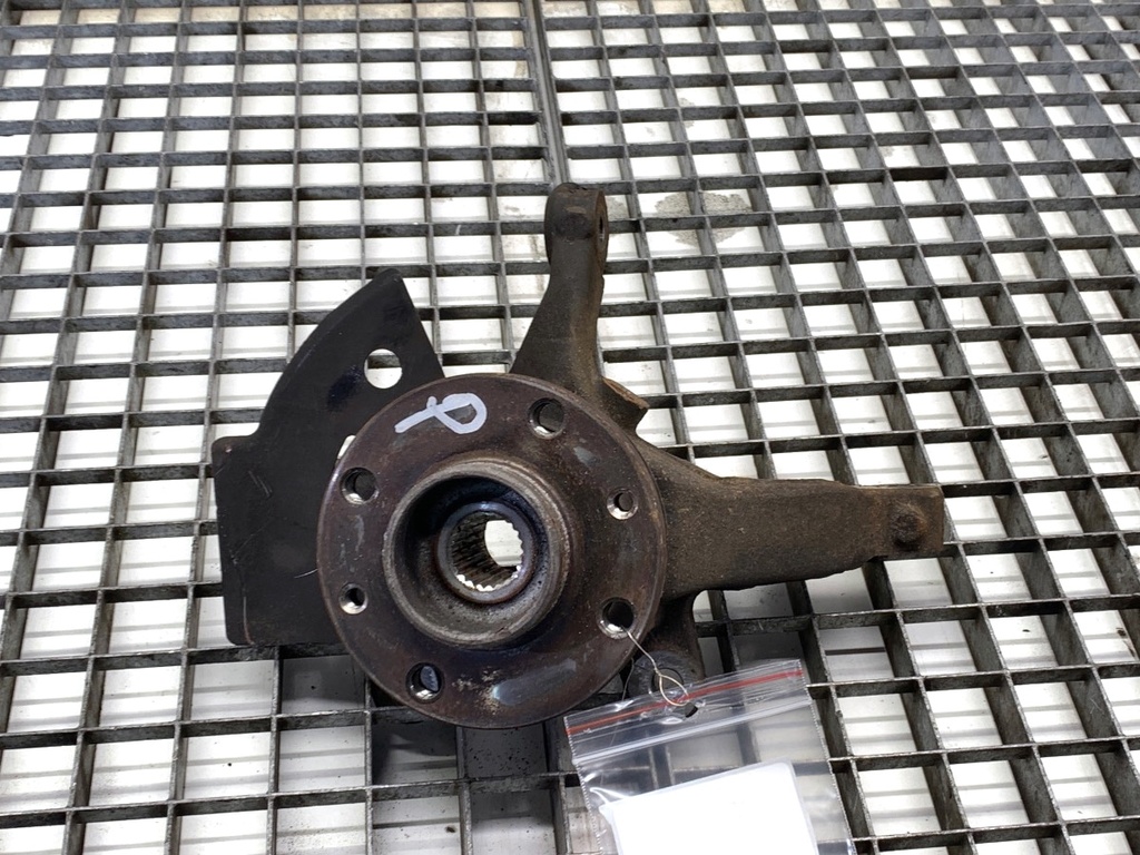 [STARK-876493] Maza delantera derecha NISSAN MICRA V (K14) 2016-2022