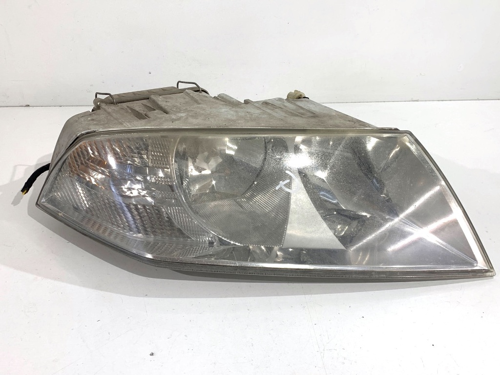 [STARK-883352] Faros delanteros derecho SKODA Octavia II (1Z3) 2004-2013
