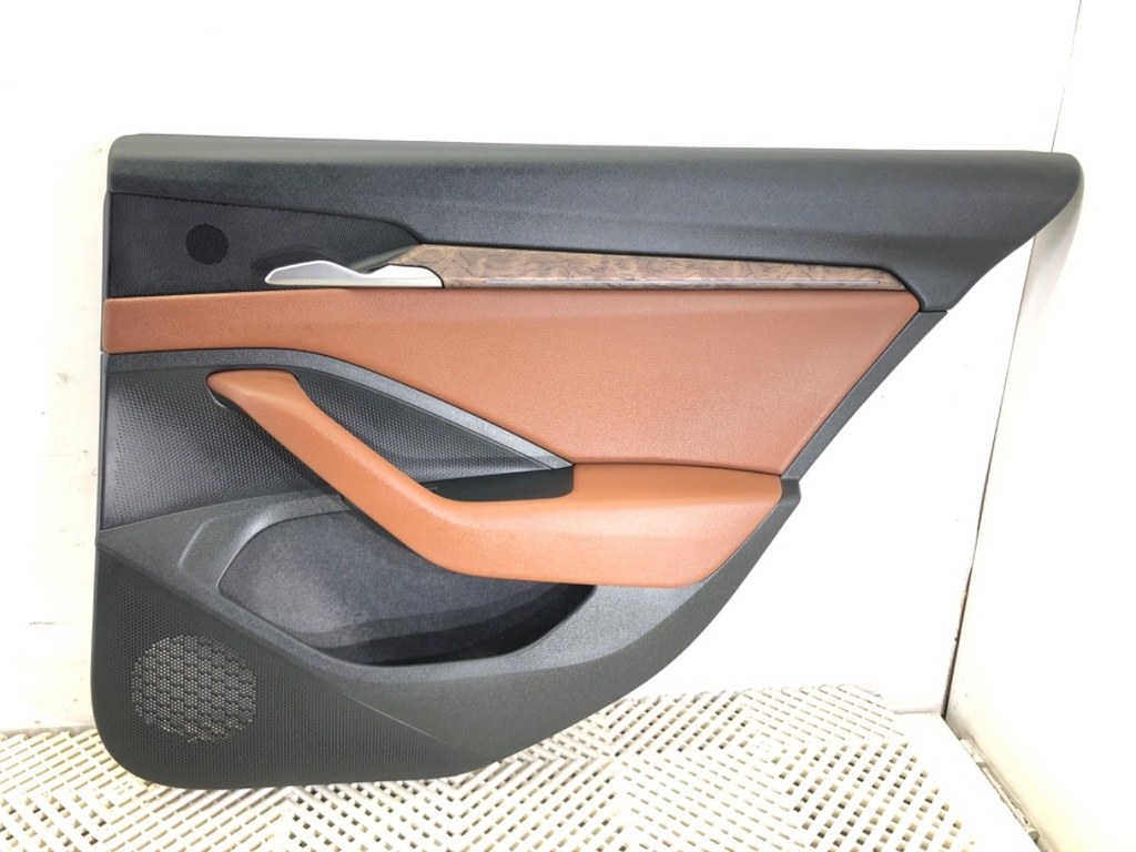 [STARK-660358] Panel de puerta trasera derecha SKODA SUPERB IV Kombi (NZ5) 2023 - 2.0 TDI 110 kW [150 KM]