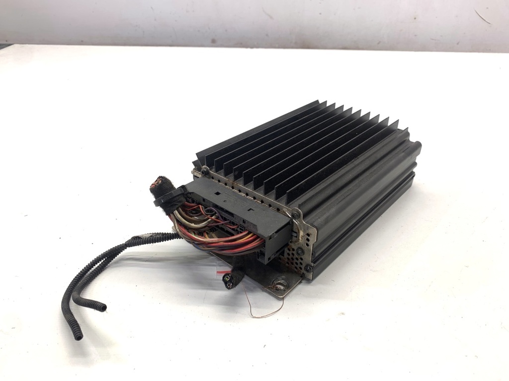 [STARK-909041] Amplificador AUDI A8 D3 (4E2, 4E8) 2002-2010