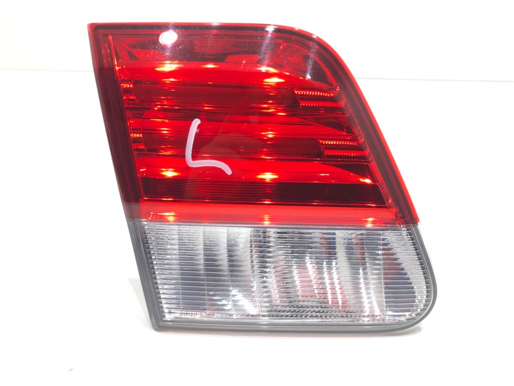 [STARK-643777] Luz trasera izquierda Toyota Avensis sedán (_T27_) 2008-2018