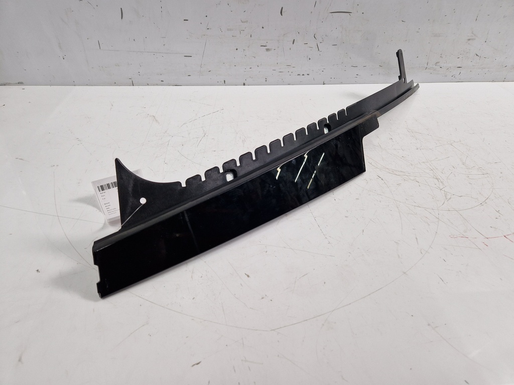 [MTD-498043] Panel embellecedor Porsche Panamera 2.9 V6 Gasolina 2021