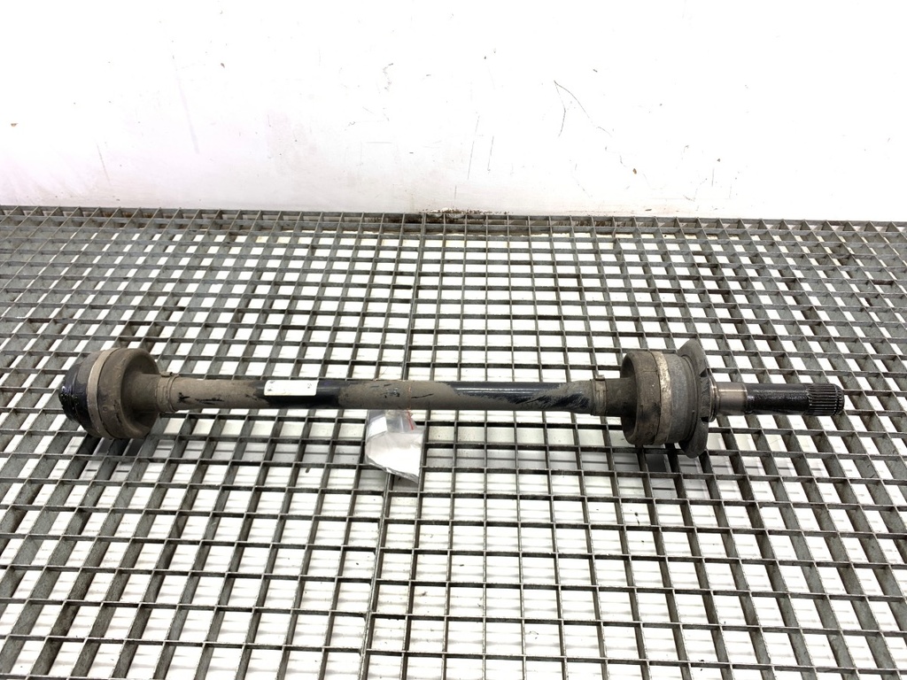 [STARK-888893] Eje trasero derecho BMW X5 (G05, F95) 2018-2022