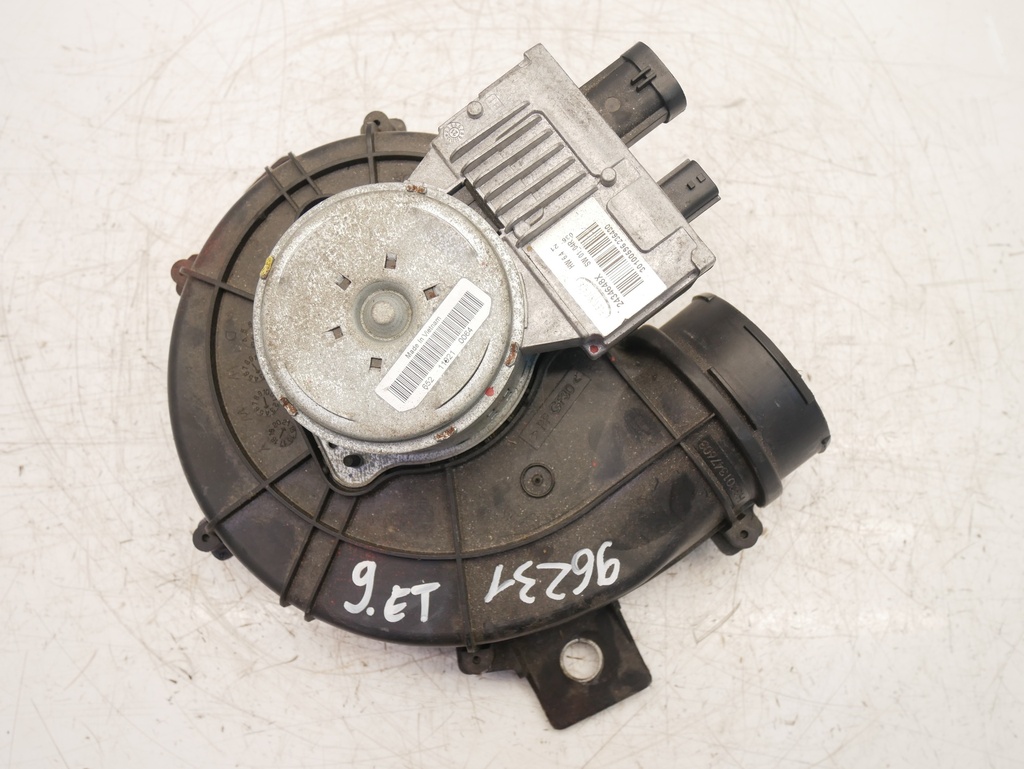 [MTD-393383] Adaptador de radiador de calefacción para Smart Electric Drive EQ Fortwo 453 5AL 780.997