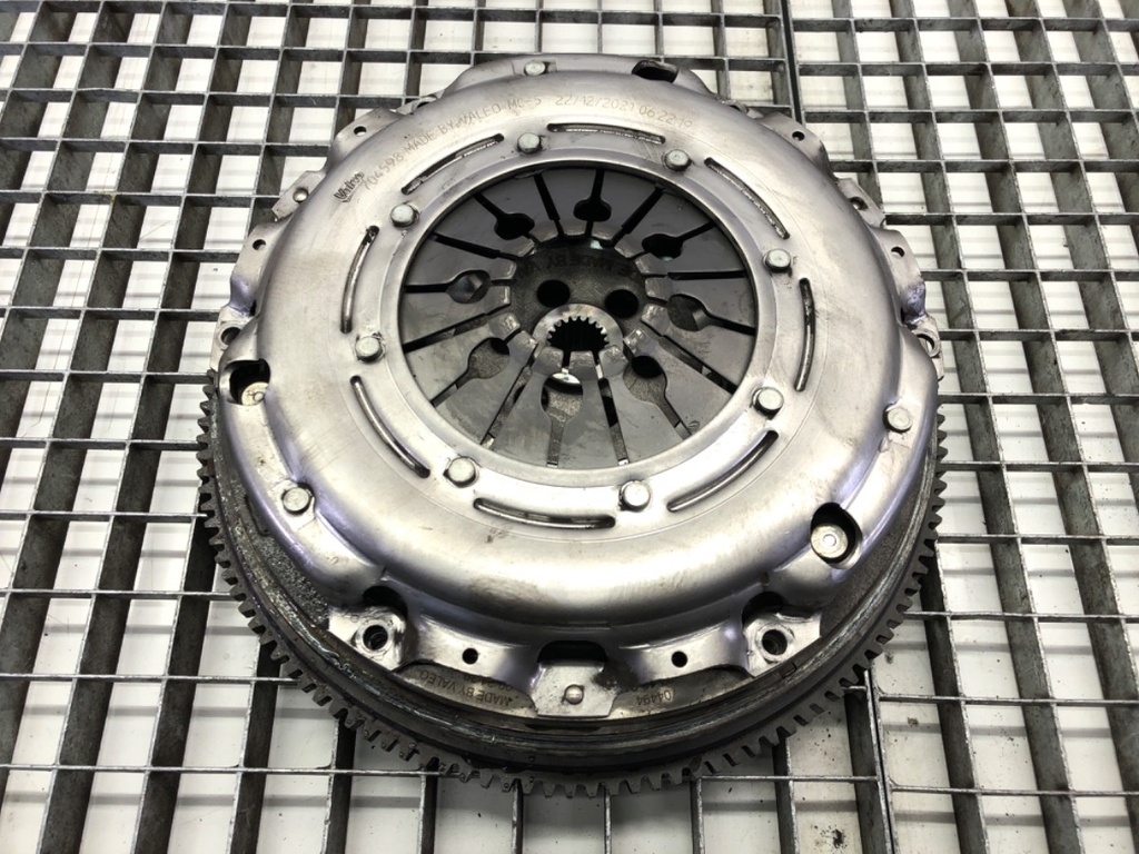 [STARK-633513] Embrague Renault Laguna III (BT0/1) 2.0 dCi 96 kW 131 CV 2007-2015