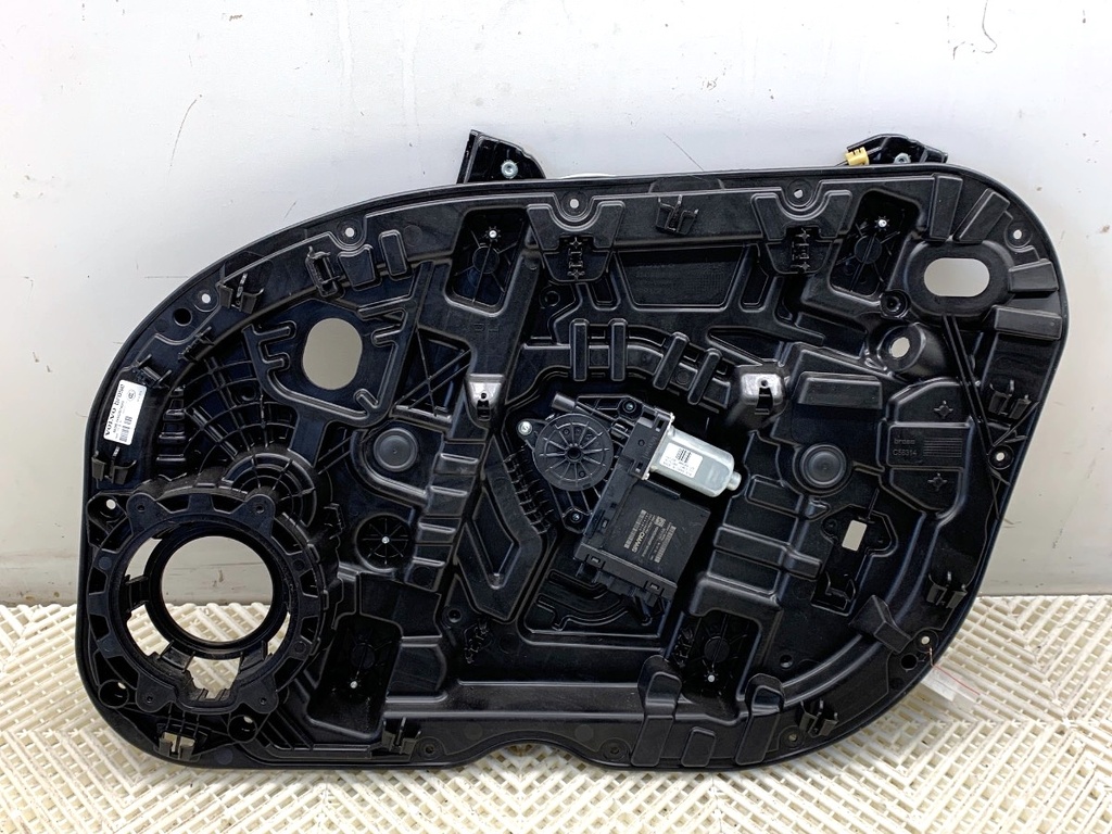 [STARK-871266] Elevador de ventana delantero derecho Volvo XC60 II (246) 2017-2022 referencia 31416996