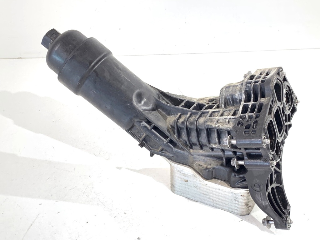 [STARK-902478] Base de filtro de aceite BMW Serie 5 Touring (G31) 2.0 híbrido 135 kW